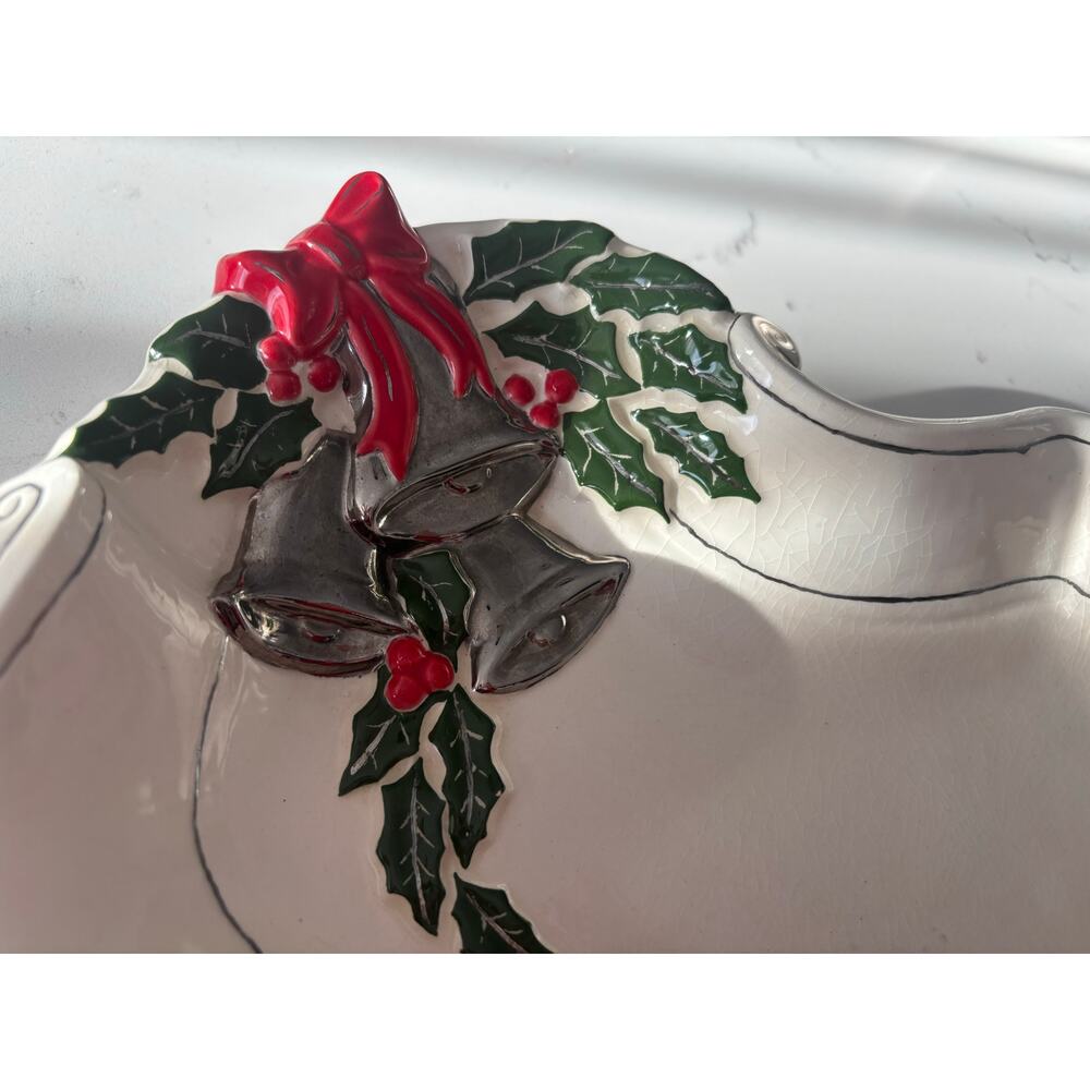 Vintage 1970s hand painted Christmas tray, Holly Silver bells ruffled edges￼ - Picture 5 of 9